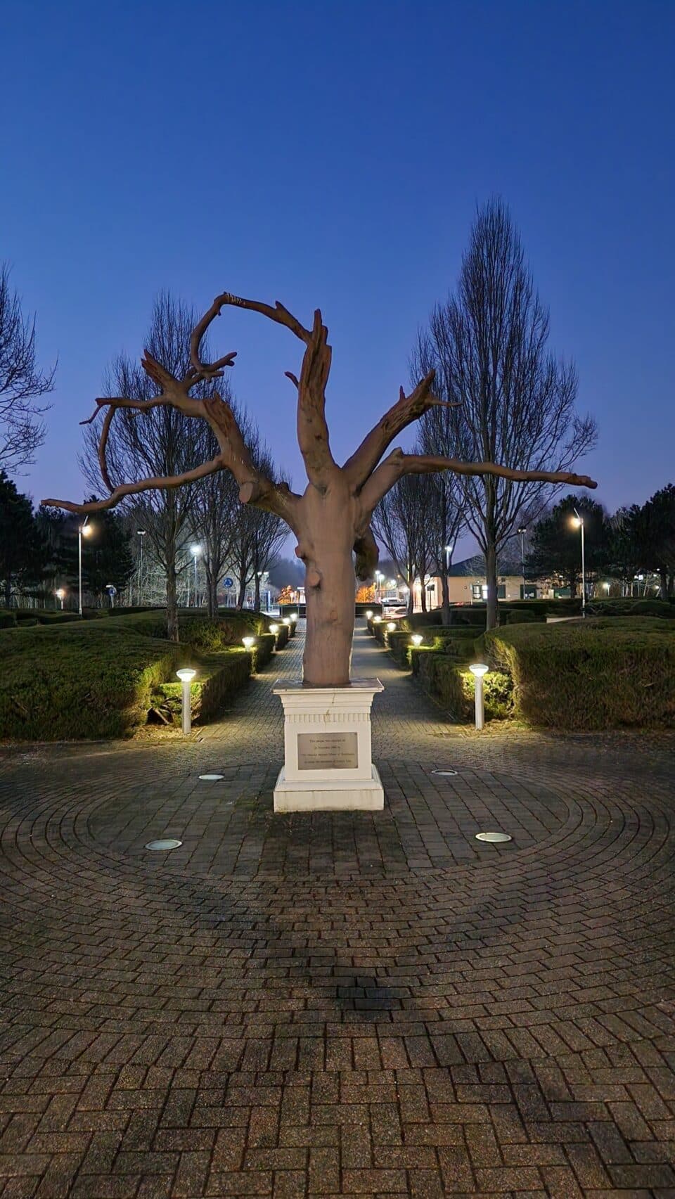 QinetiQ site with ST Solar bollards at night